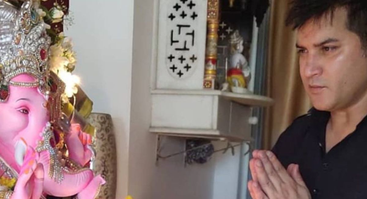 Actor Vikass Sethi, known for his roles in "Kyunki Saas Bhi Kabhi Bahu Thi" and "Kasautii Zindagii Kay," has passed away. Here's a look at his career, family, and life.