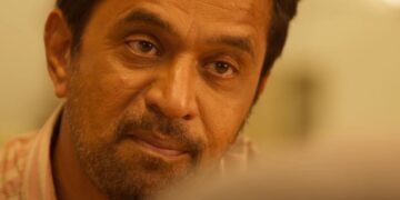 Review: Find out why you should watch Theeyavar Kulaigal Nadunga